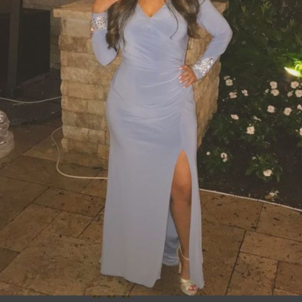 Vince Camuto gown - Picture 2 of 2